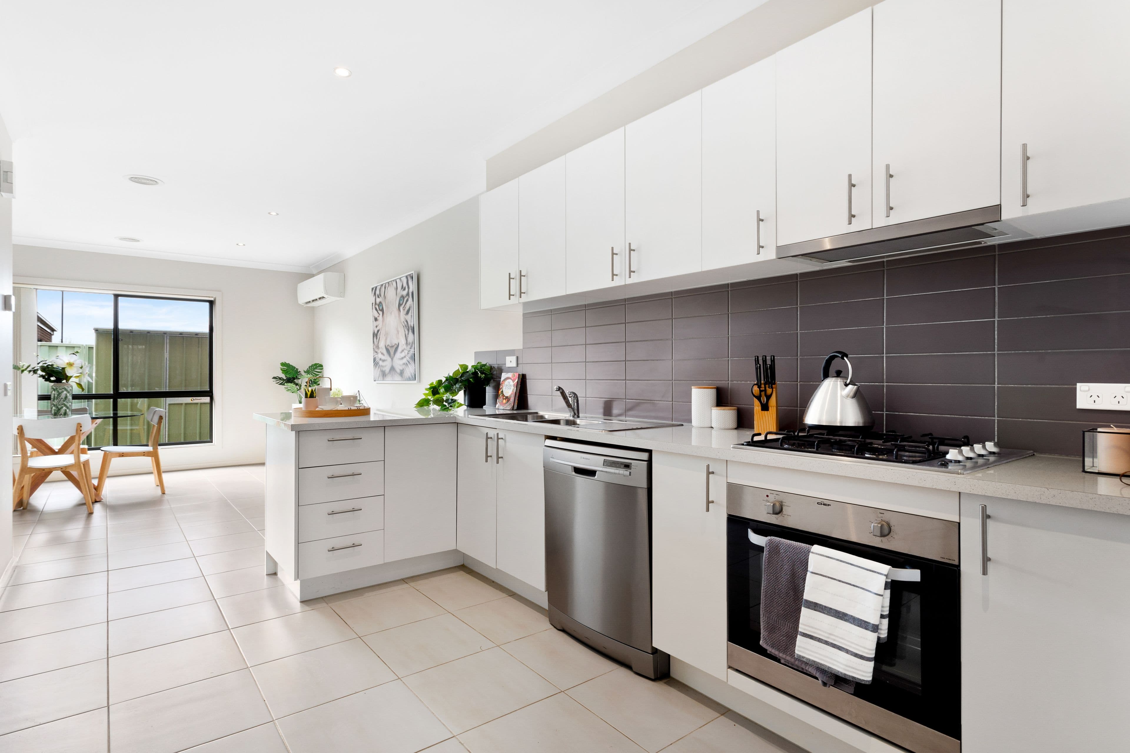 180 Henry Road, Pakenham VIC 3810, Pakenham - Thumbnail 4