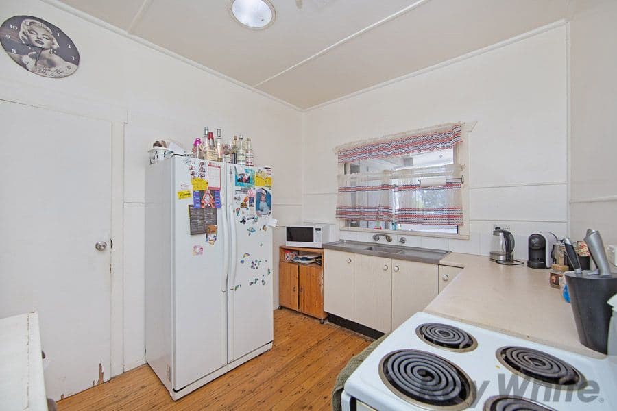 42 Leonard Avenue, TOUKLEY NSW 2263, Toukley - Thumbnail 6