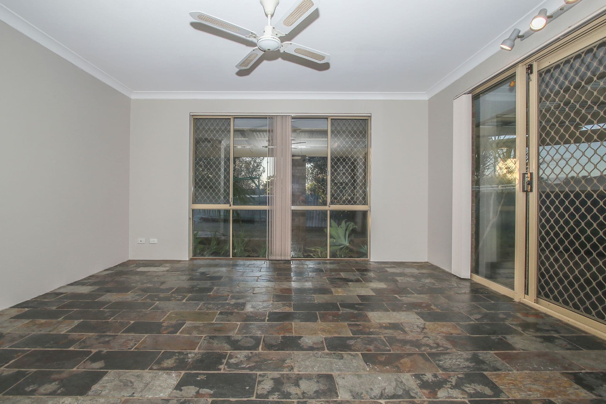 13 Panorama Gardens, Ballajura WA 6066, Ballajura - Thumbnail 3