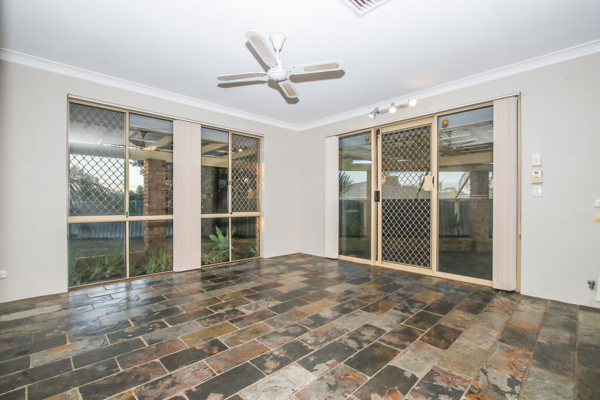 13 Panorama Gardens, Ballajura WA 6066, Ballajura - Thumbnail 4