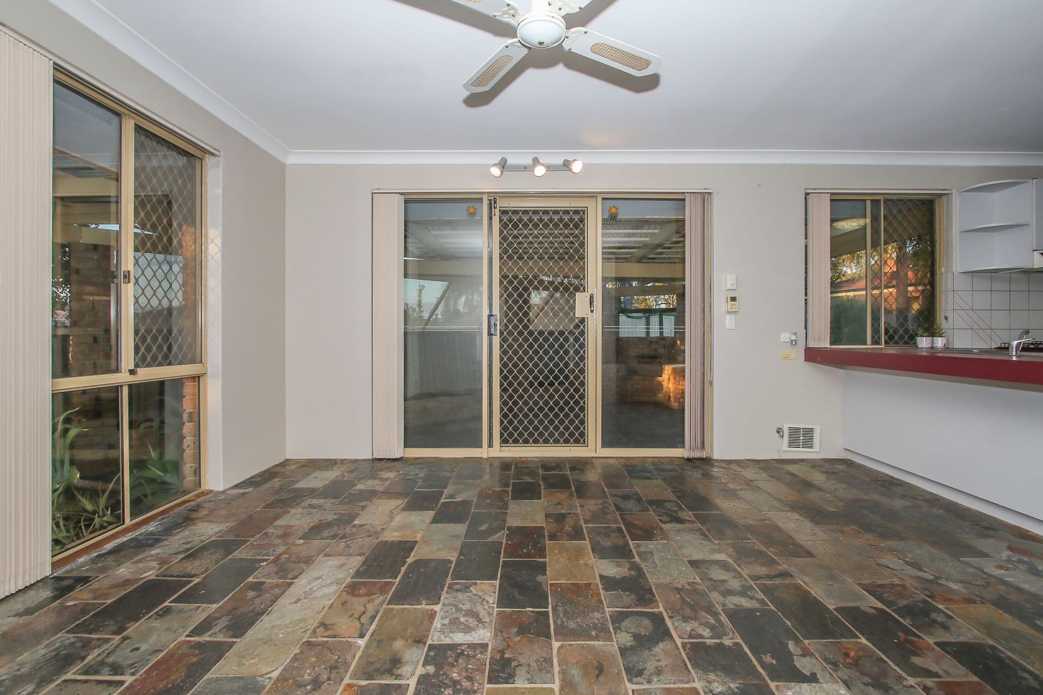 13 Panorama Gardens, Ballajura WA 6066, Ballajura - Thumbnail 5
