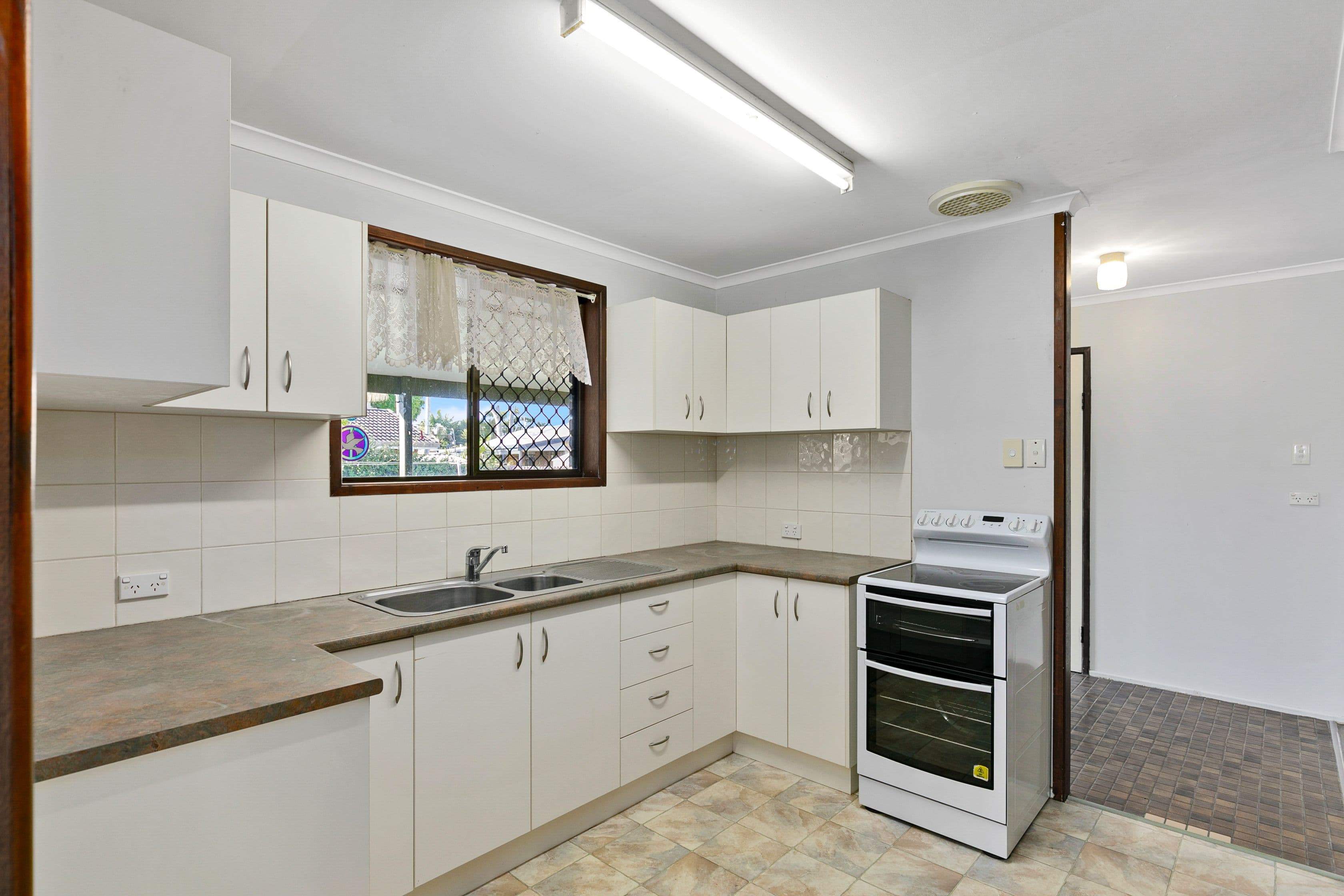 22 Shell Street, Urangan QLD 4655, Urangan - Thumbnail 7