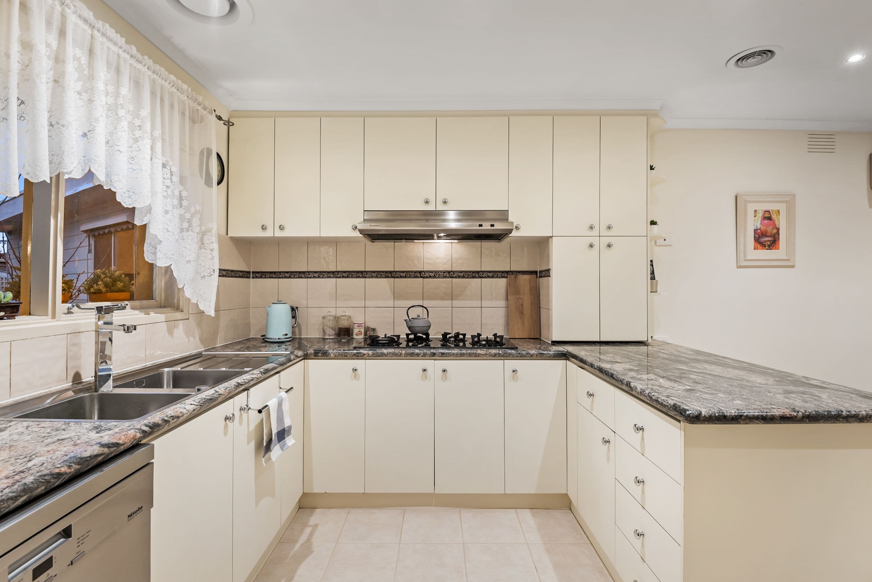 8 Lisbon Court, Kings Park VIC 3021, Kings Park - Thumbnail 6