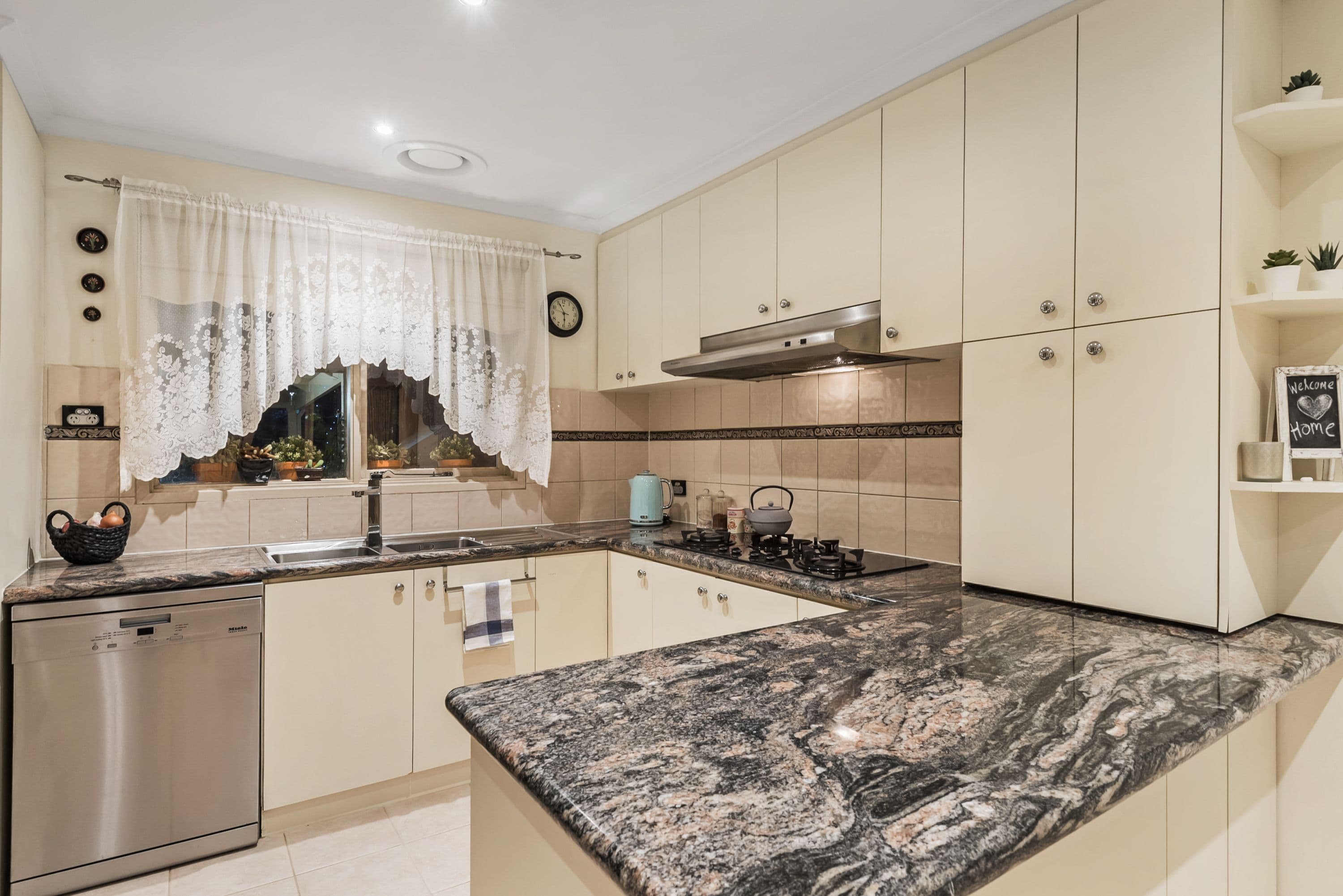 8 Lisbon Court, Kings Park VIC 3021, Kings Park - Thumbnail 8