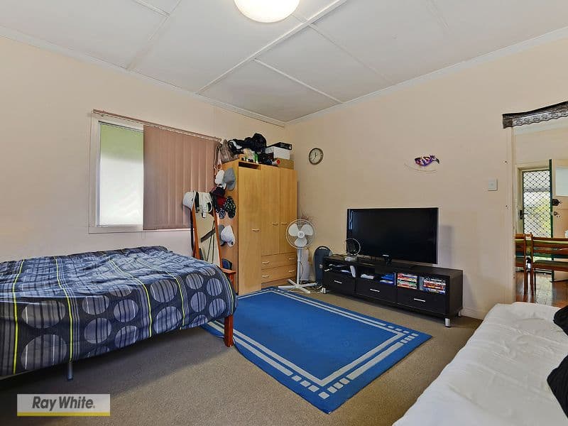 263 Earnshaw Road, NORTHGATE QLD 4013, Northgate - Thumbnail 3