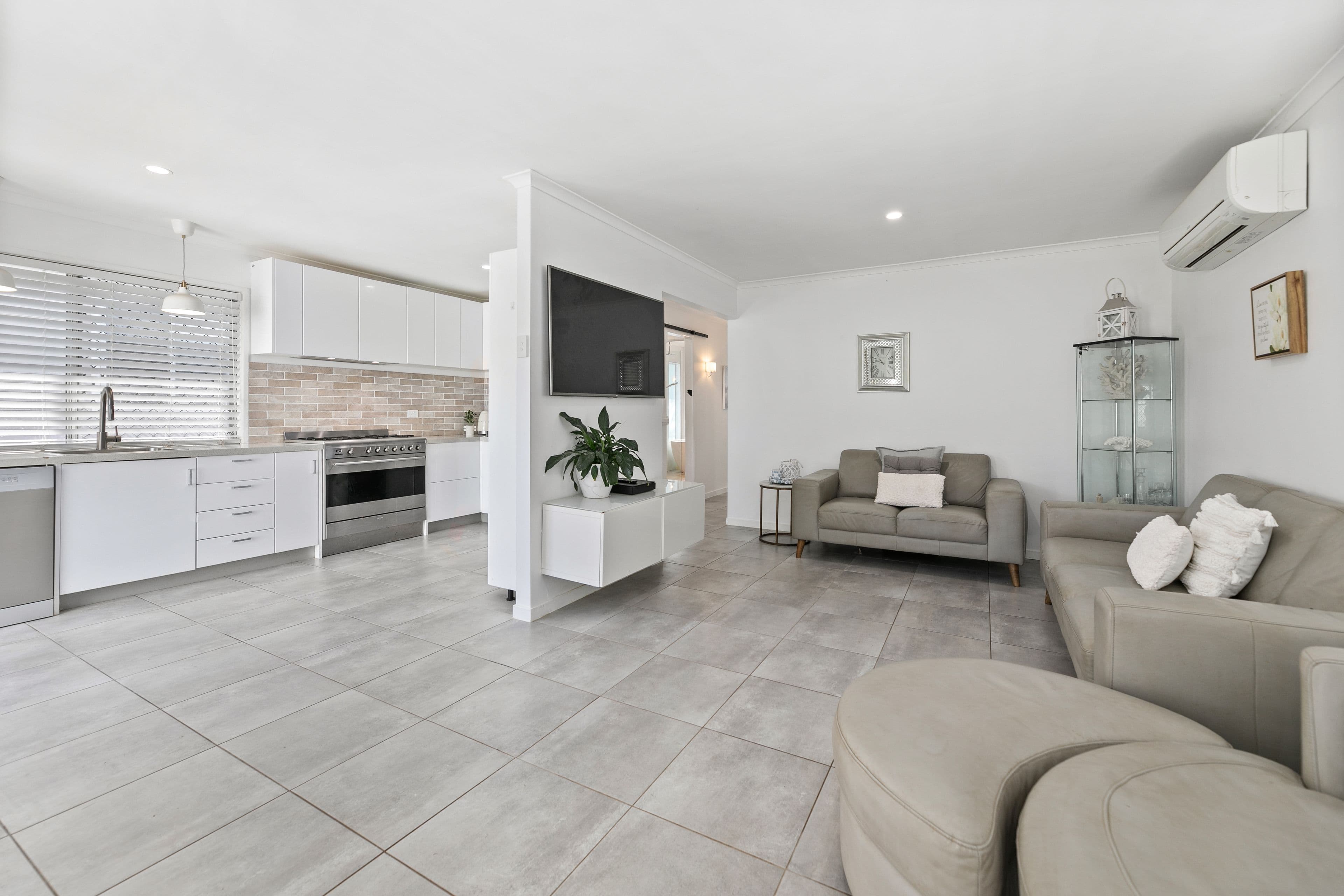 31 Windsor Place, Deception Bay QLD 4508, Deception Bay - Image 1