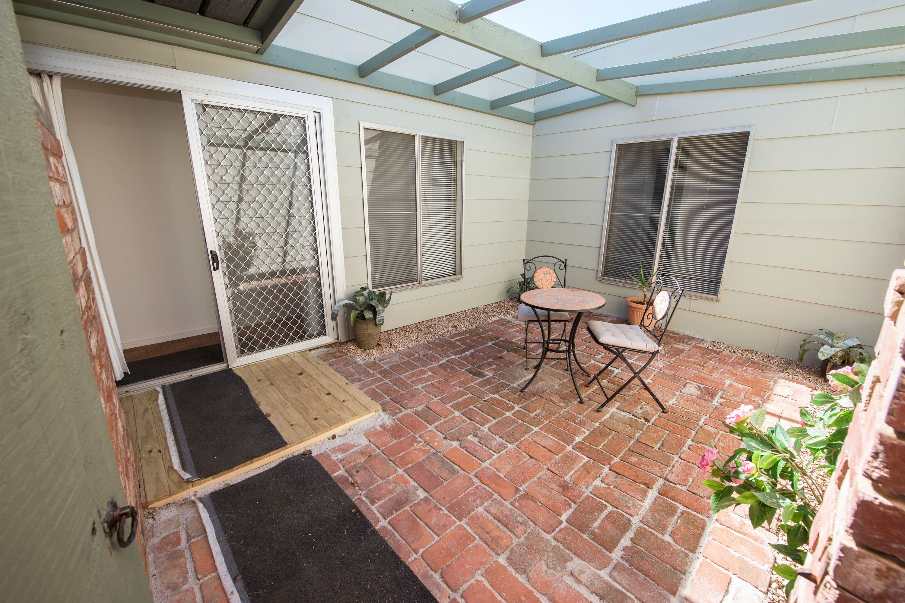 21 Douglas Avenue, Swan Hill VIC 3585, Swan Hill - Thumbnail 2