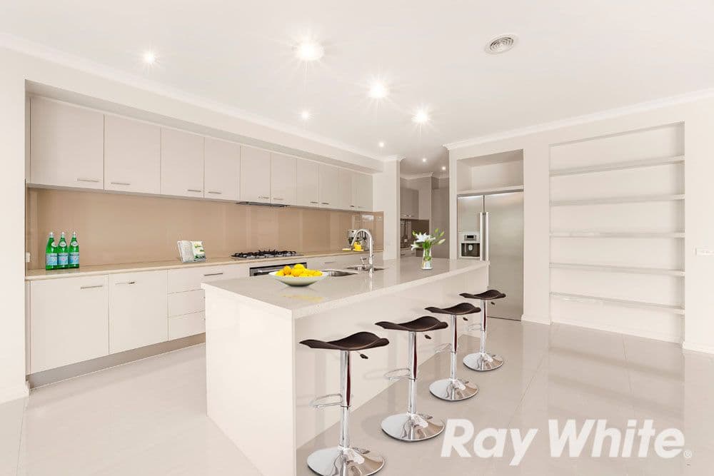 13 Gravillia Grove, Wantirna South VIC 3152, Wantirna South - Thumbnail 2
