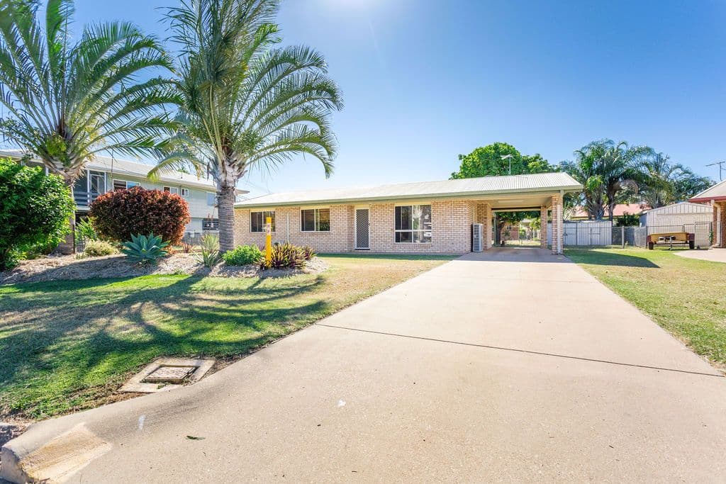 2 Barbara Court, Emerald QLD 4720, Emerald - Image 1