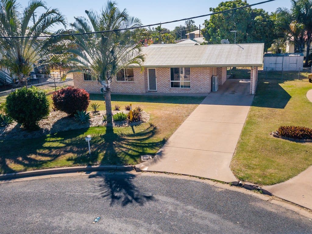 2 Barbara Court, Emerald QLD 4720, Emerald - Thumbnail 2