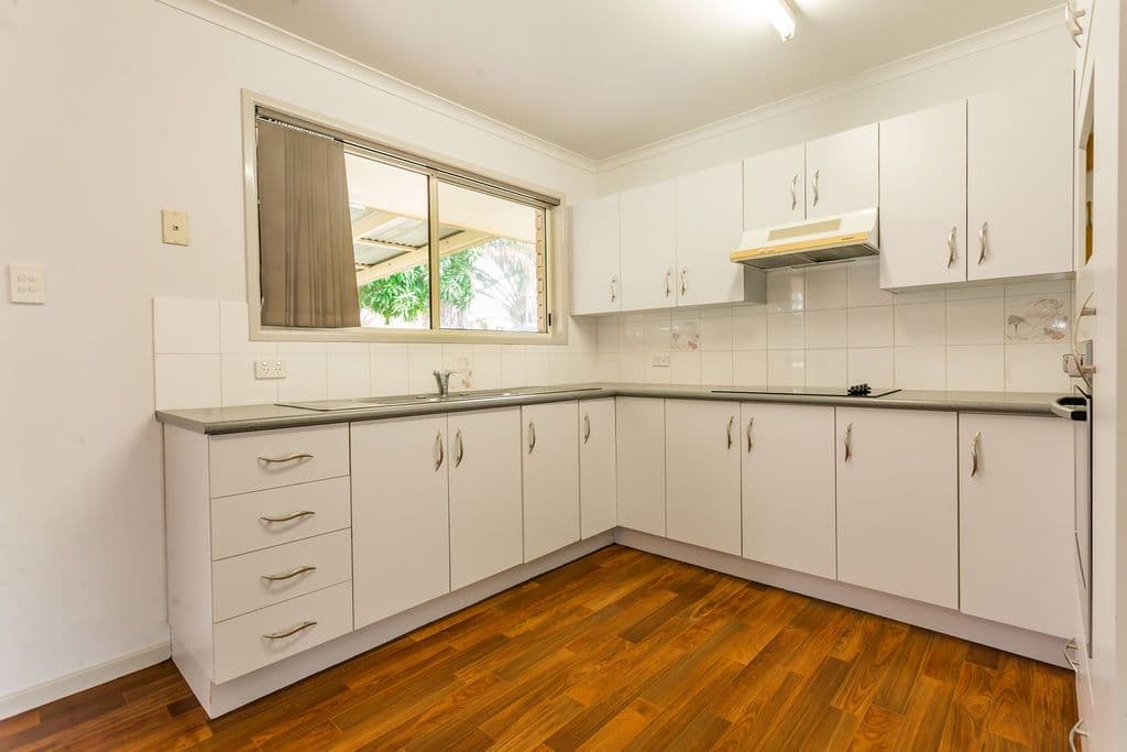 2 Barbara Court, Emerald QLD 4720, Emerald - Thumbnail 4