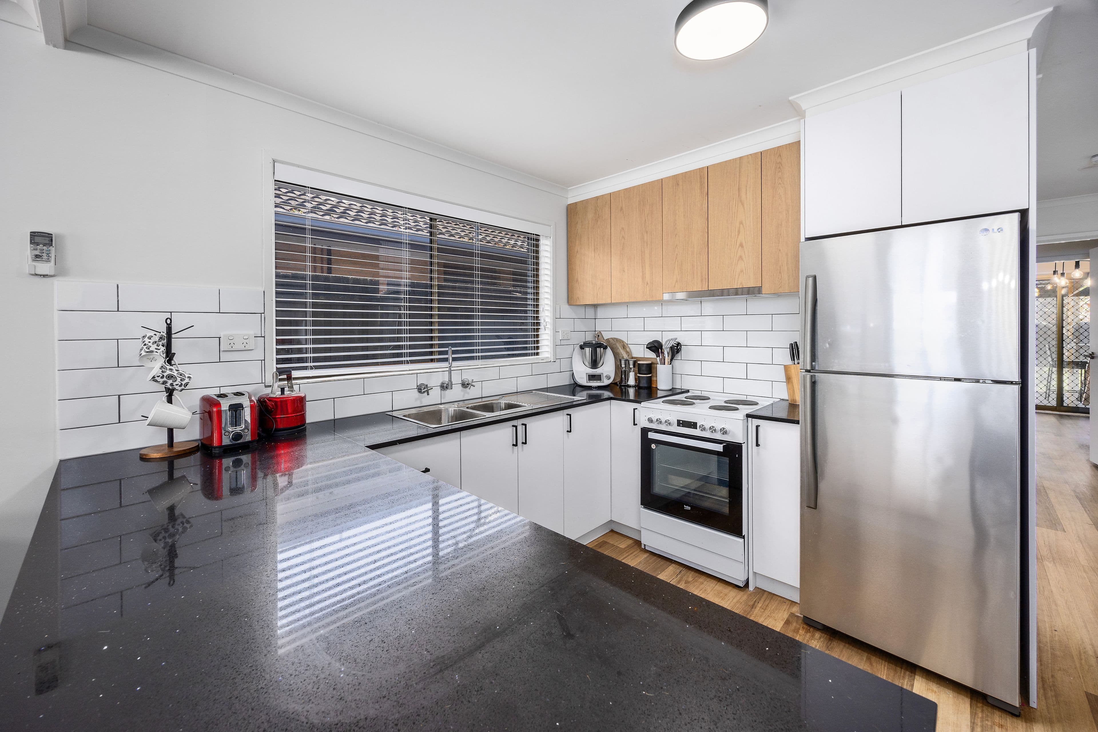111 Second Avenue, Rosebud VIC 3939, Rosebud - Thumbnail 2
