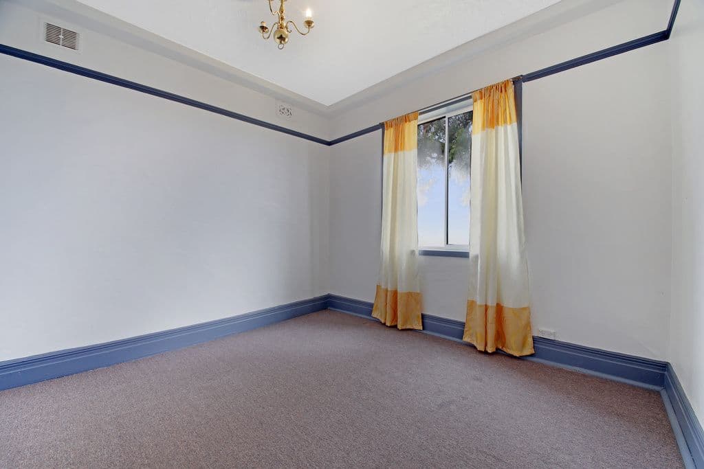 16 Lansdowne Street, Goulburn NSW 2580, Goulburn - Thumbnail 2