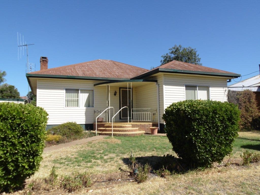 32 Coleman Road, Parkes - Image 1