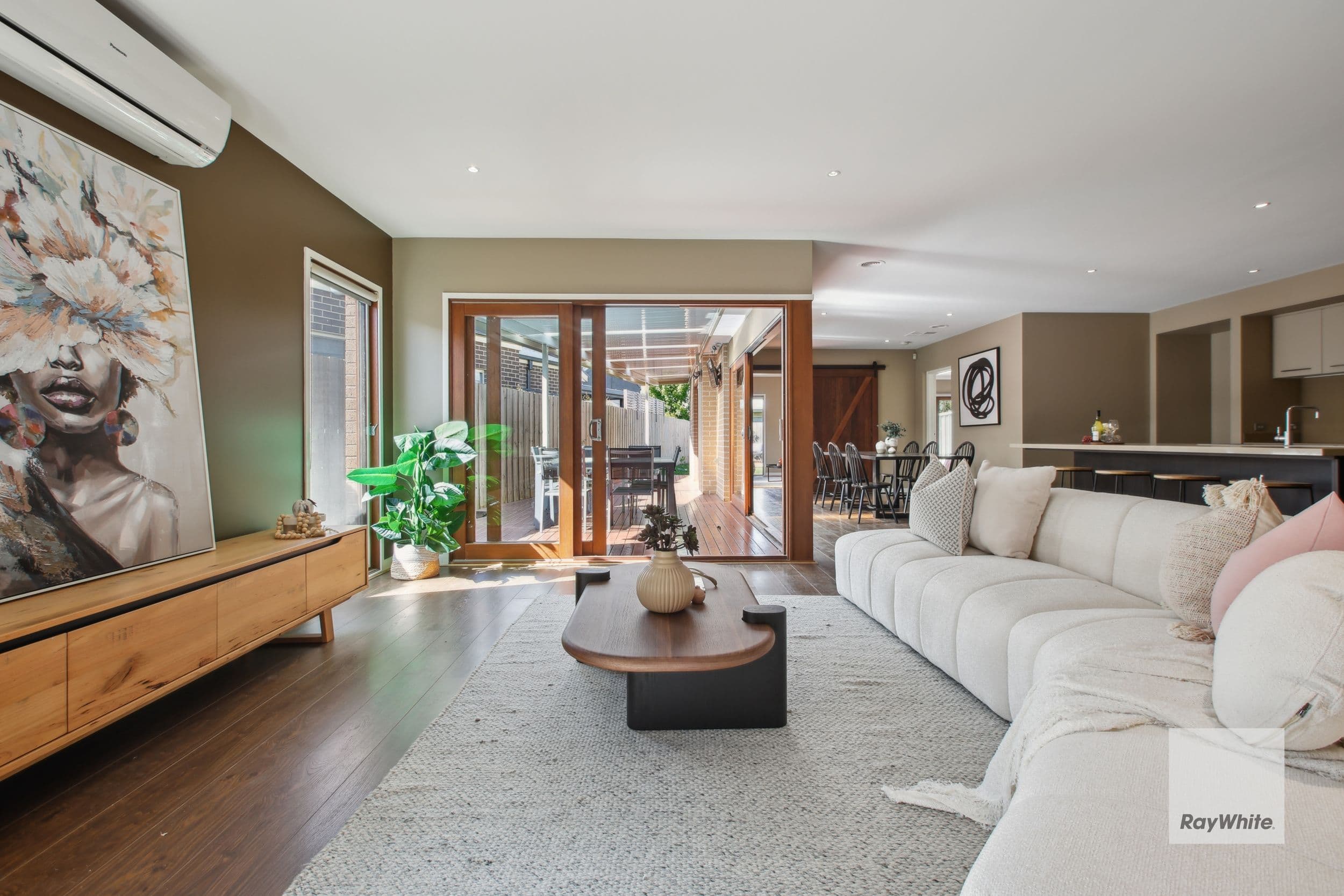 41 Timbarra Drive, Werribee VIC 3030, Werribee - Thumbnail 2