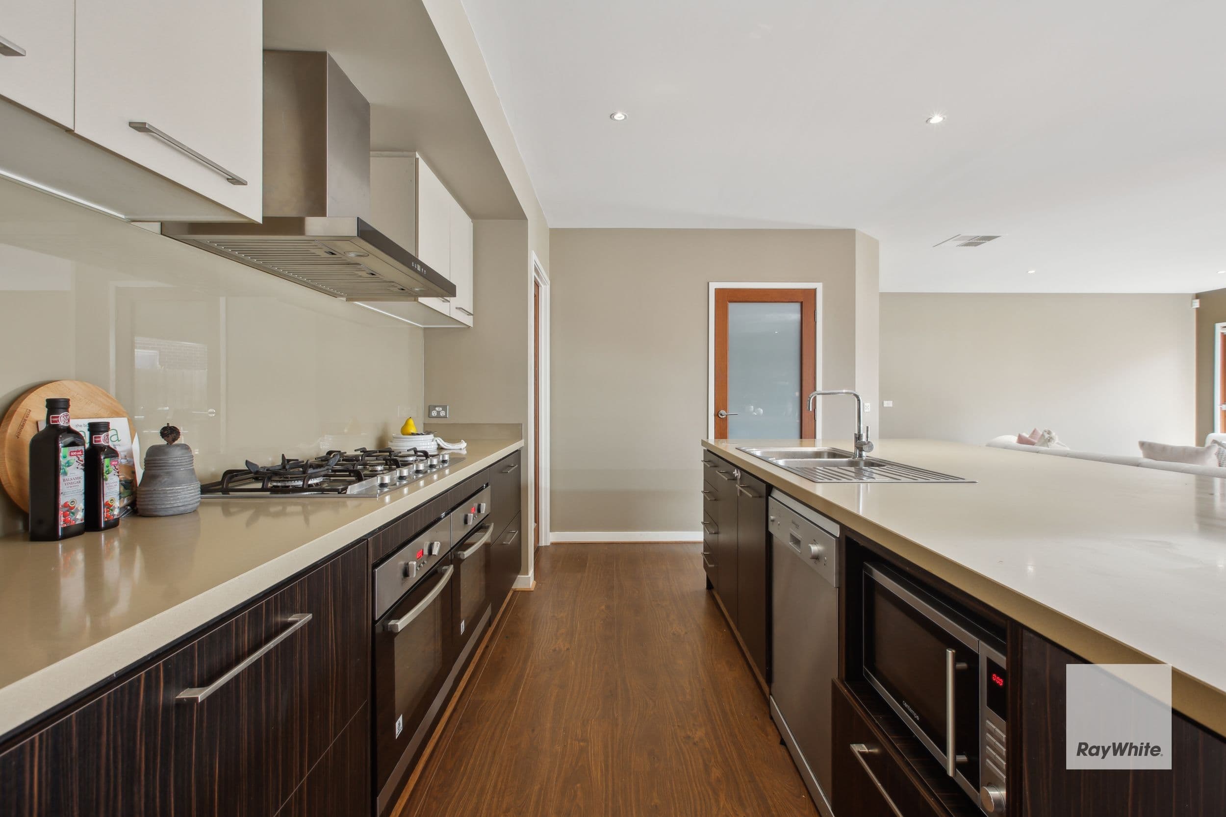 41 Timbarra Drive, Werribee VIC 3030, Werribee - Thumbnail 8