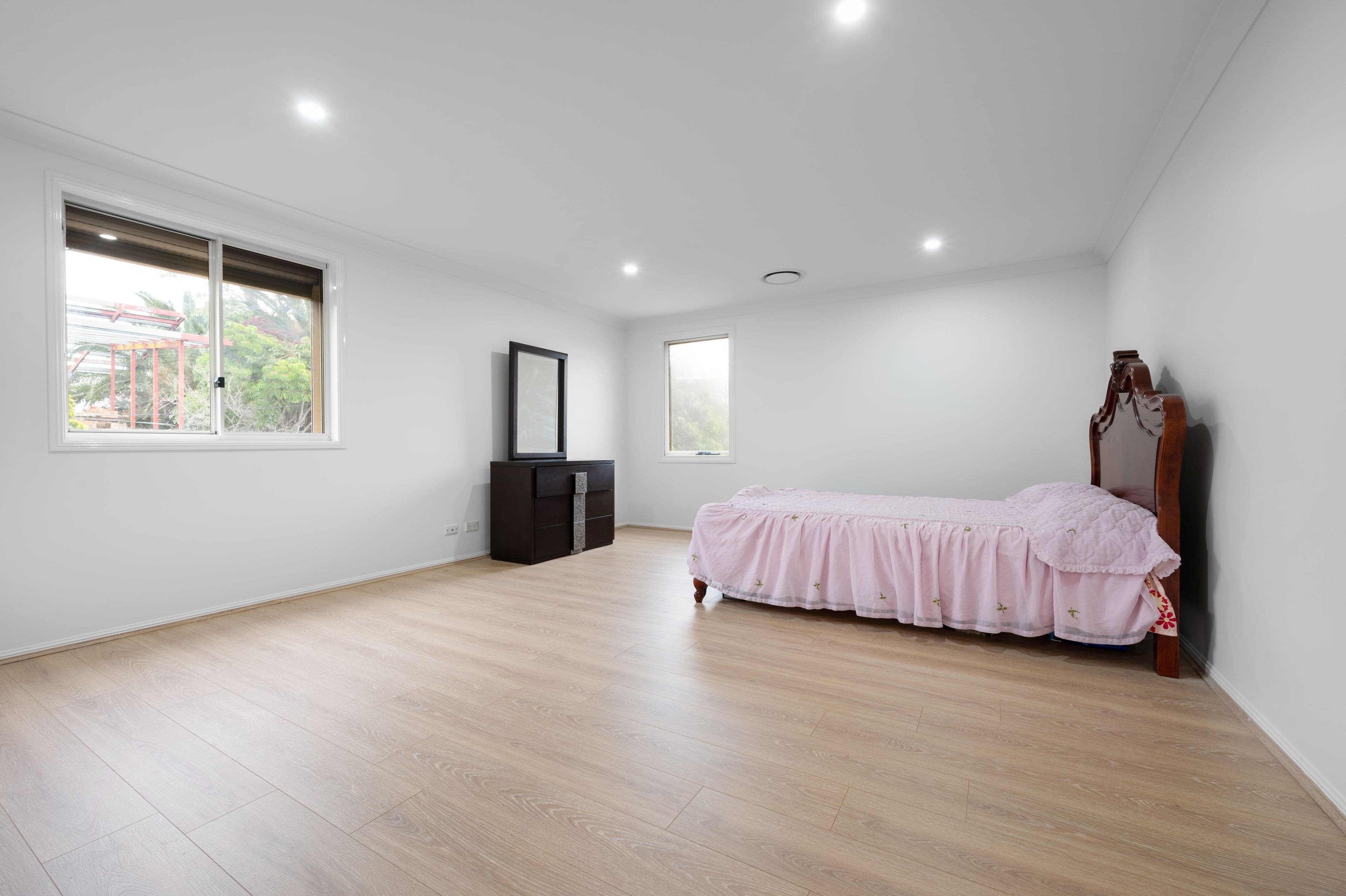 22 Railway Parade, Glenfield NSW 2167, Glenfield - Thumbnail 5