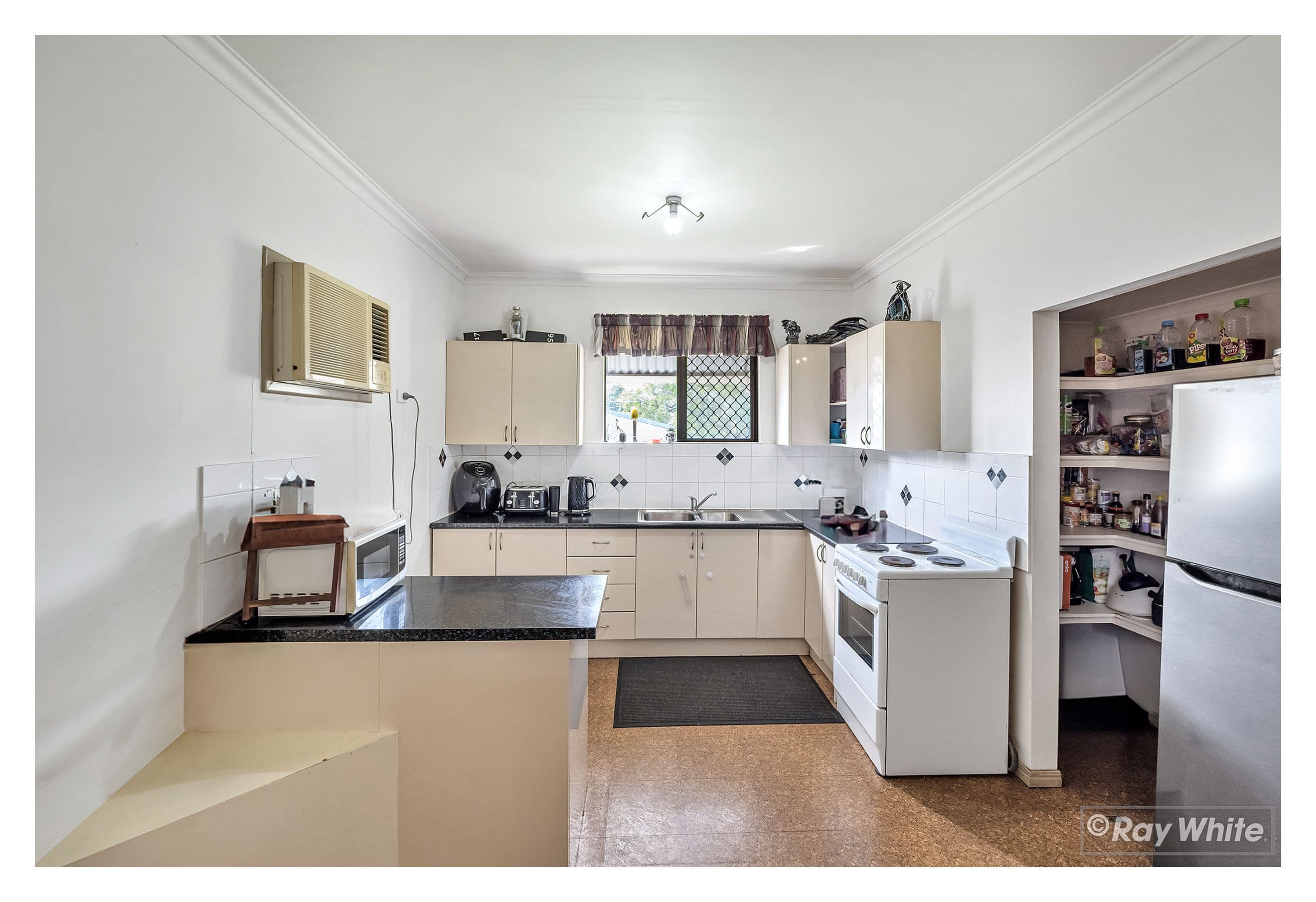 114 Stanley Street, Allenstown QLD 4700, Allenstown - Thumbnail 4