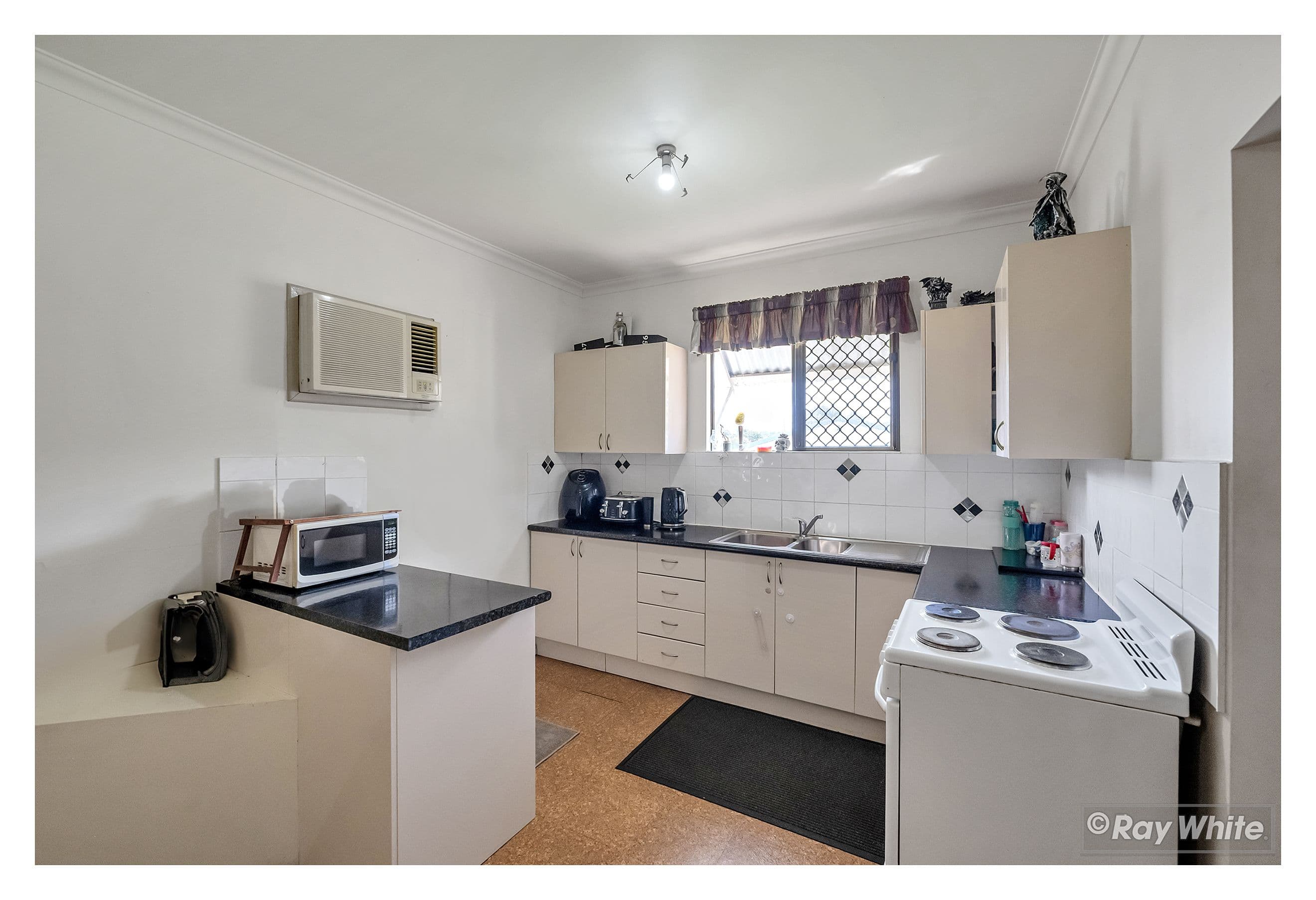 114 Stanley Street, Allenstown QLD 4700, Allenstown - Thumbnail 5