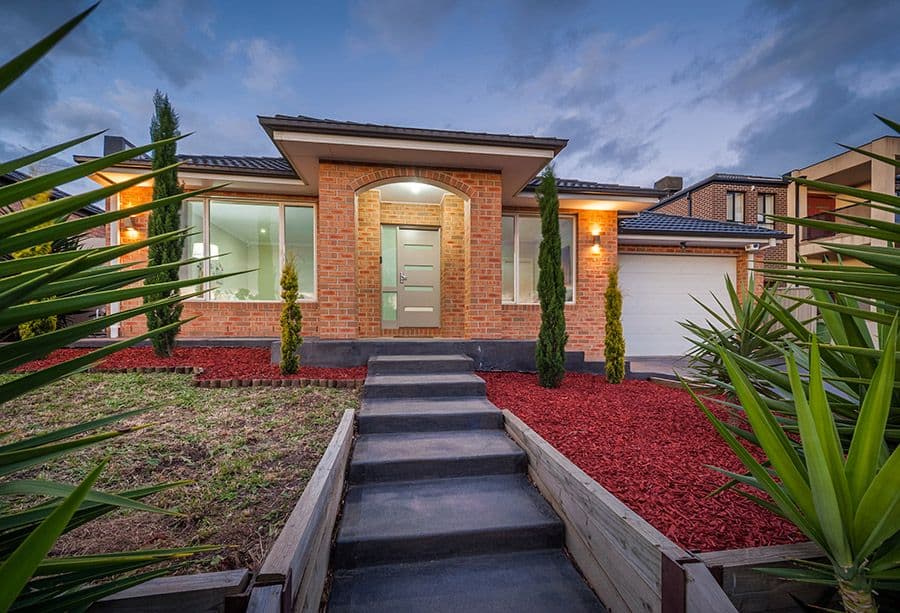 33 Elsternwick Way, Craigieburn VIC 3064, Craigieburn - Thumbnail 2