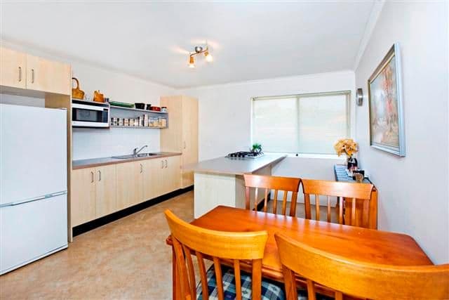 21 Embie Street, Holland Park West QLD 4121, Holland Park West - Thumbnail 2
