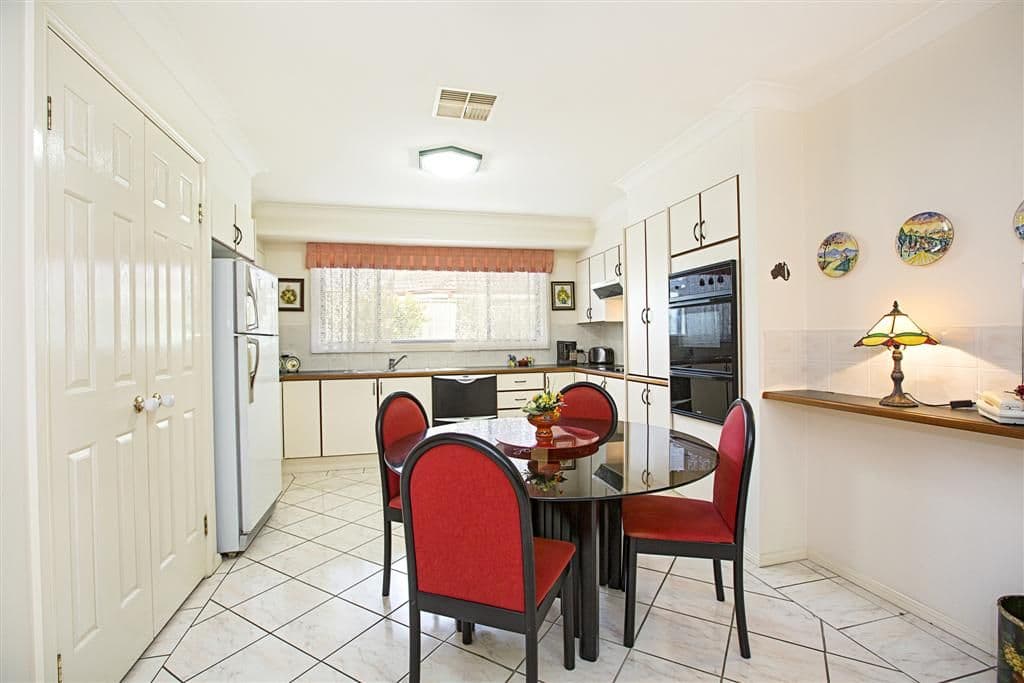8 Firestone Crescent, GLENMORE PARK NSW 2745, Glenmore Park - Thumbnail 4