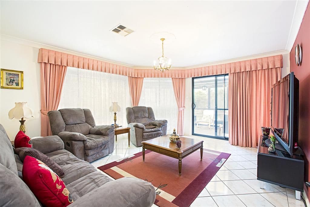 8 Firestone Crescent, GLENMORE PARK NSW 2745, Glenmore Park - Thumbnail 5
