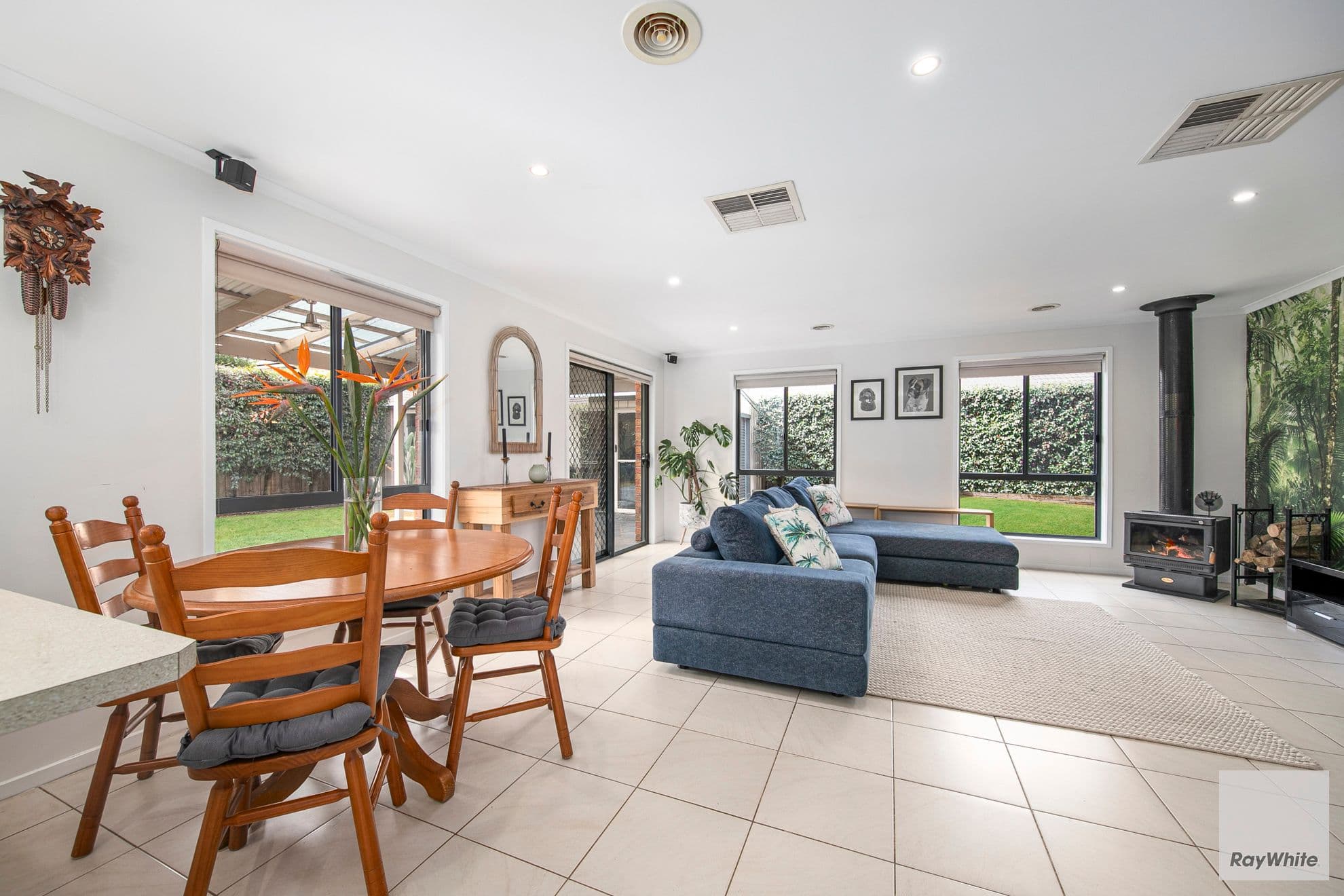24 Yardley Street, Sunbury VIC 3429, Sunbury - Thumbnail 2