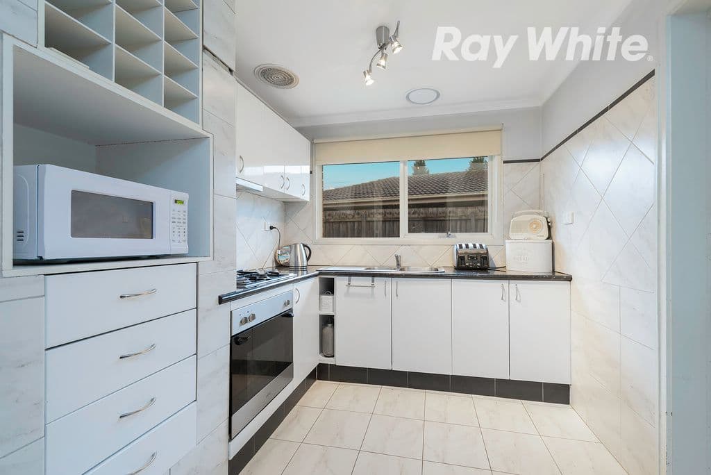 9 Parton Place, Craigieburn VIC 3064, Craigieburn - Thumbnail 2