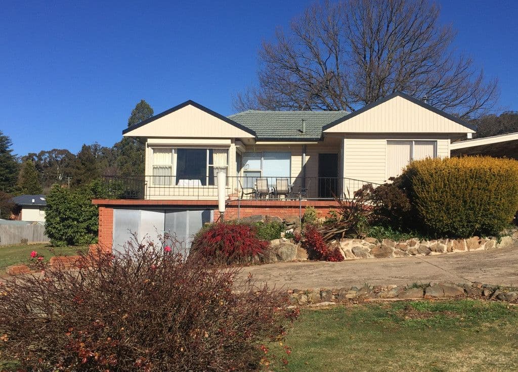 6 Albert Street, Oberon NSW 2787, Oberon - Image 1