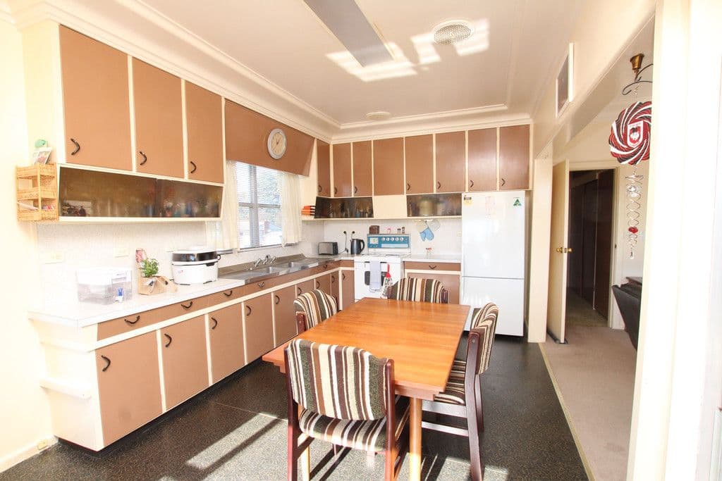 6 Albert Street, Oberon NSW 2787, Oberon - Thumbnail 2