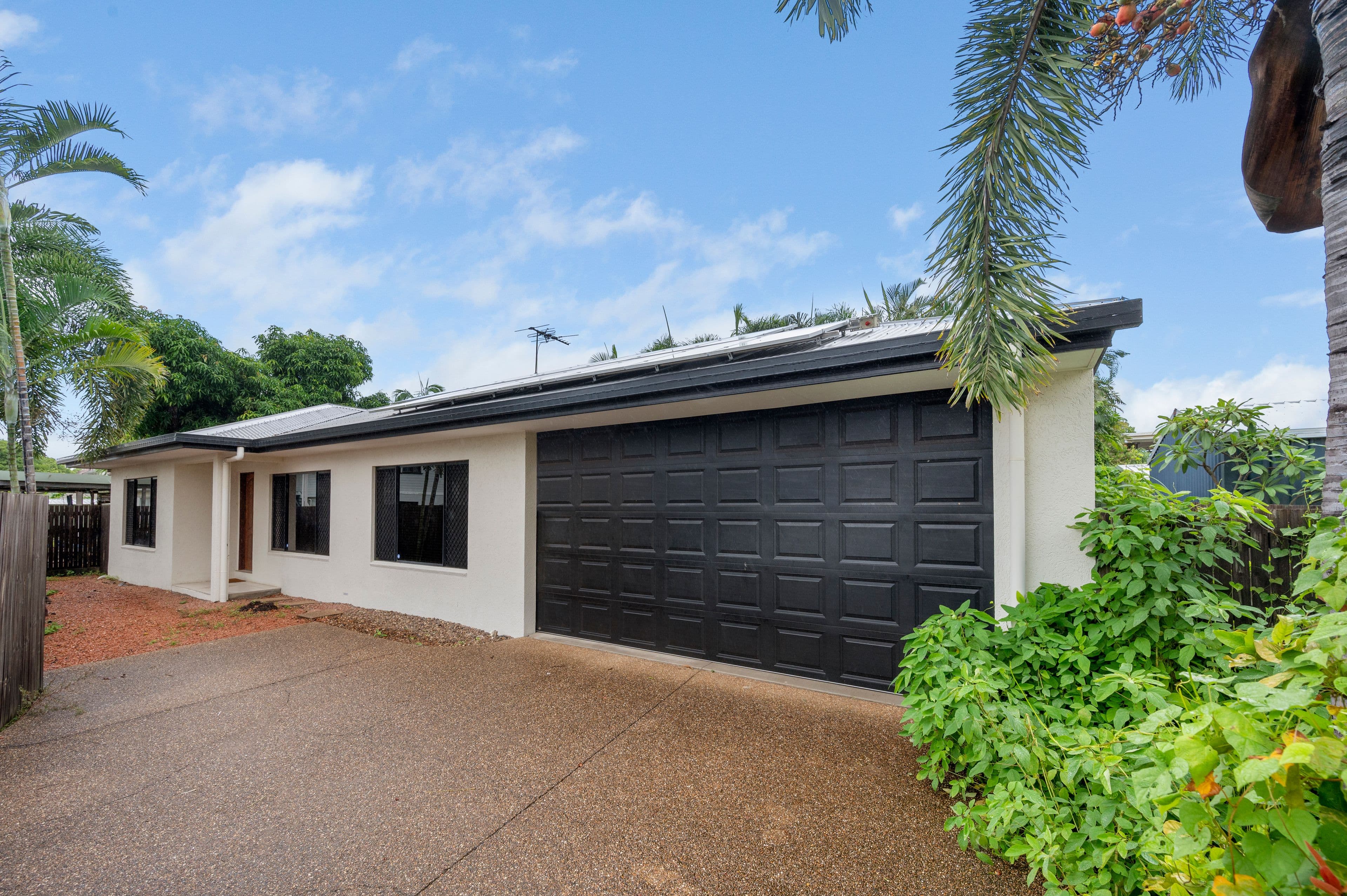 213 Corcoran Street, Currajong QLD 4812, Currajong - Image 1