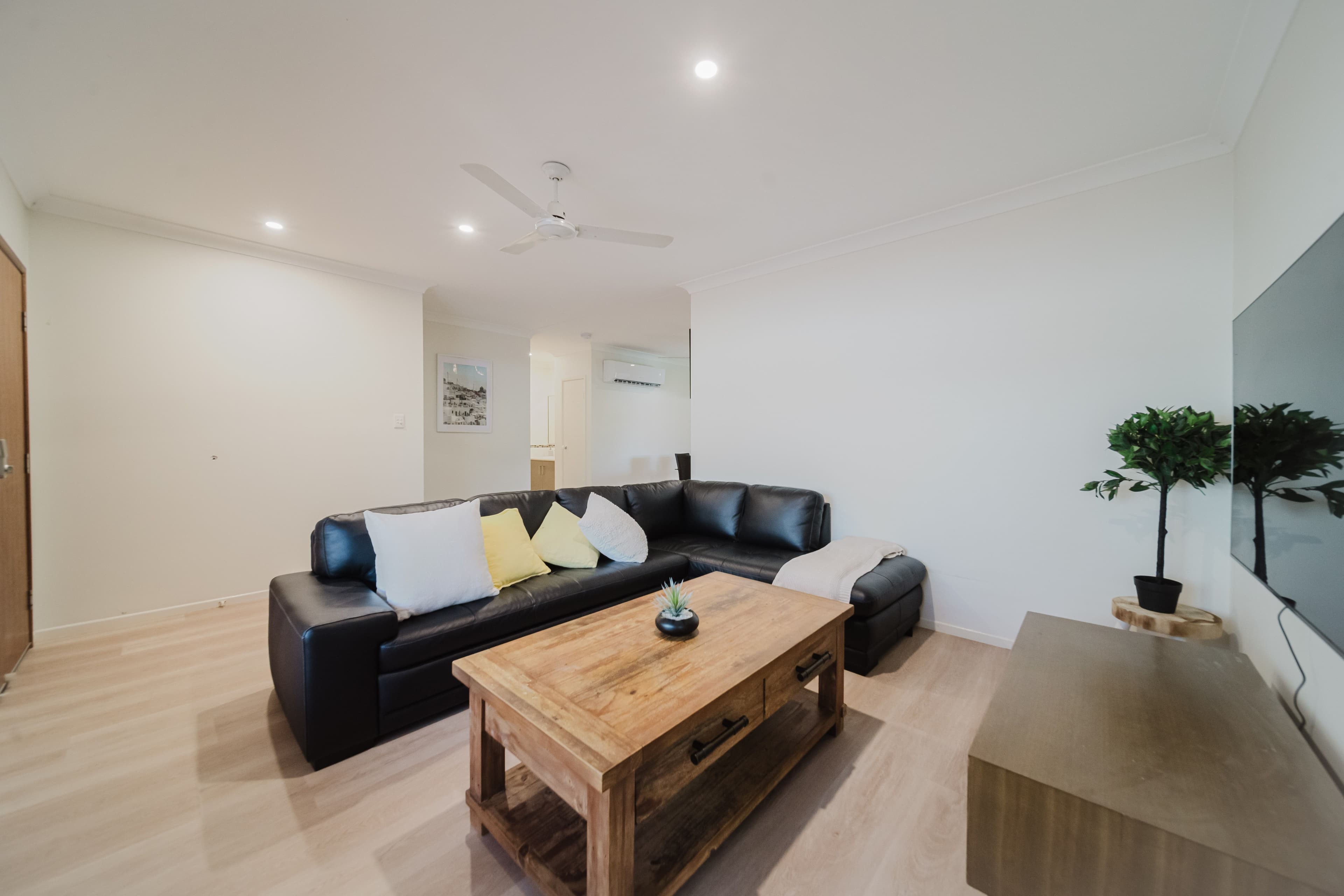 213 Corcoran Street, Currajong QLD 4812, Currajong - Thumbnail 2