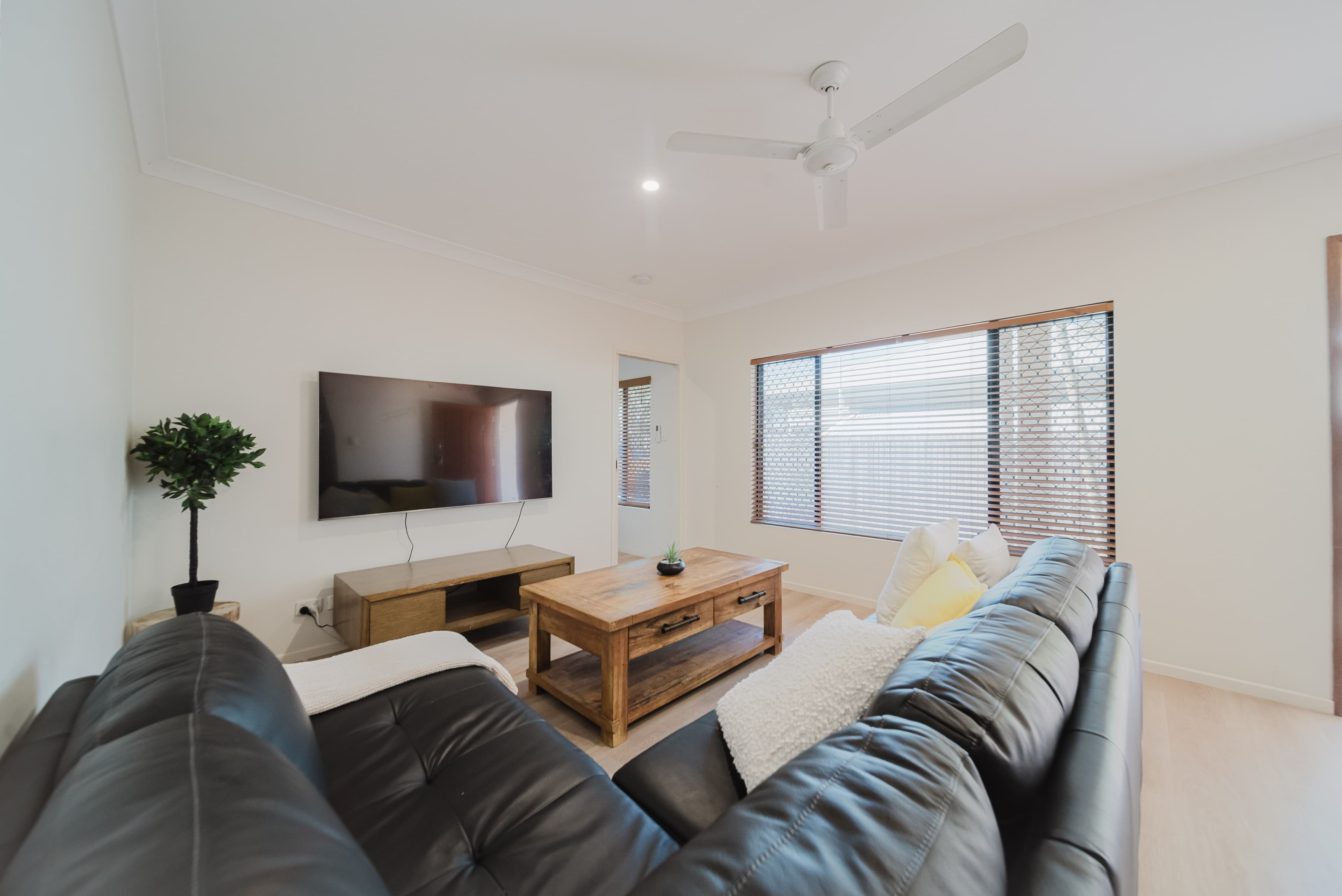 213 Corcoran Street, Currajong QLD 4812, Currajong - Thumbnail 3