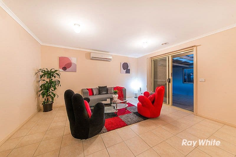 10 Tauna Place, Cranbourne West VIC 3977, Cranbourne West - Thumbnail 5