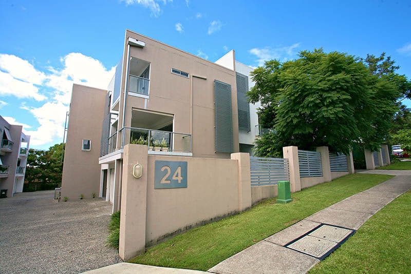 24 Rogoona Street, MORNINGSIDE QLD 4170, Morningside - Thumbnail 2