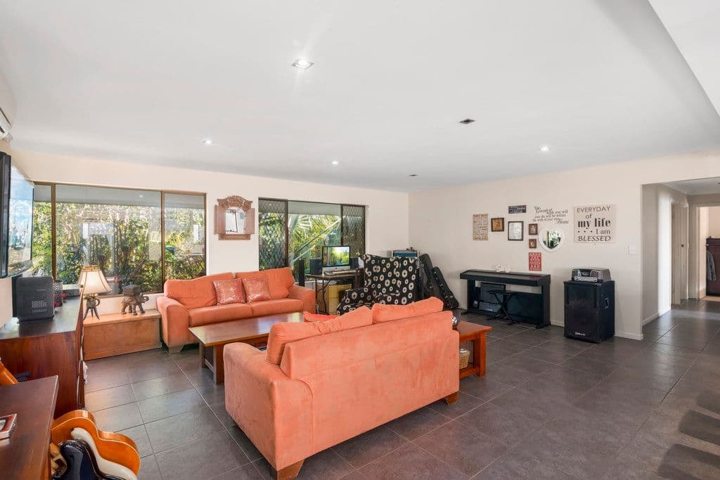 35 Coolibah Drive, Palm Beach QLD 4221, Palm Beach - Thumbnail 6
