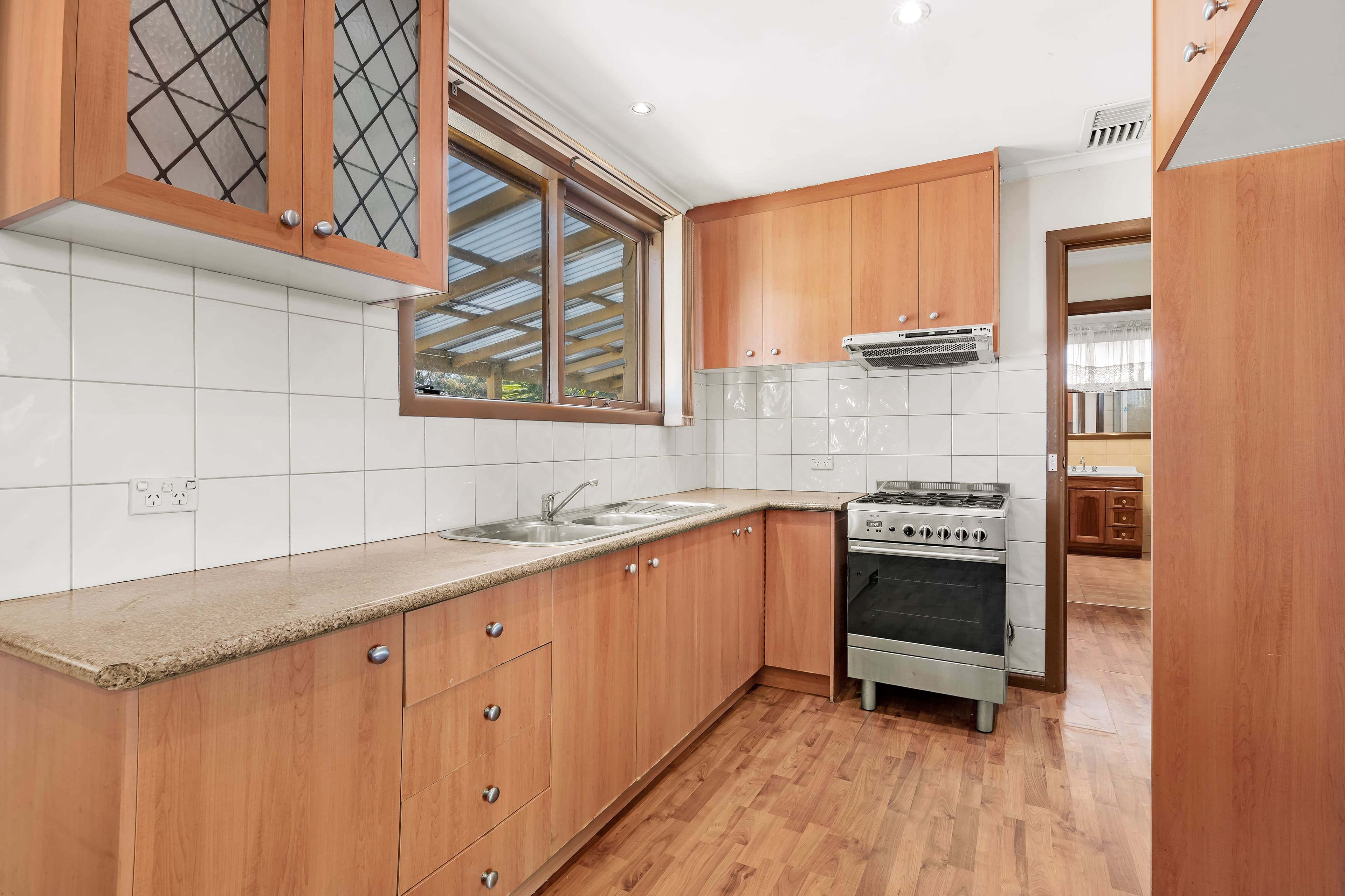 25 Huskisson Avenue, Lalor VIC 3075, Lalor - Thumbnail 2