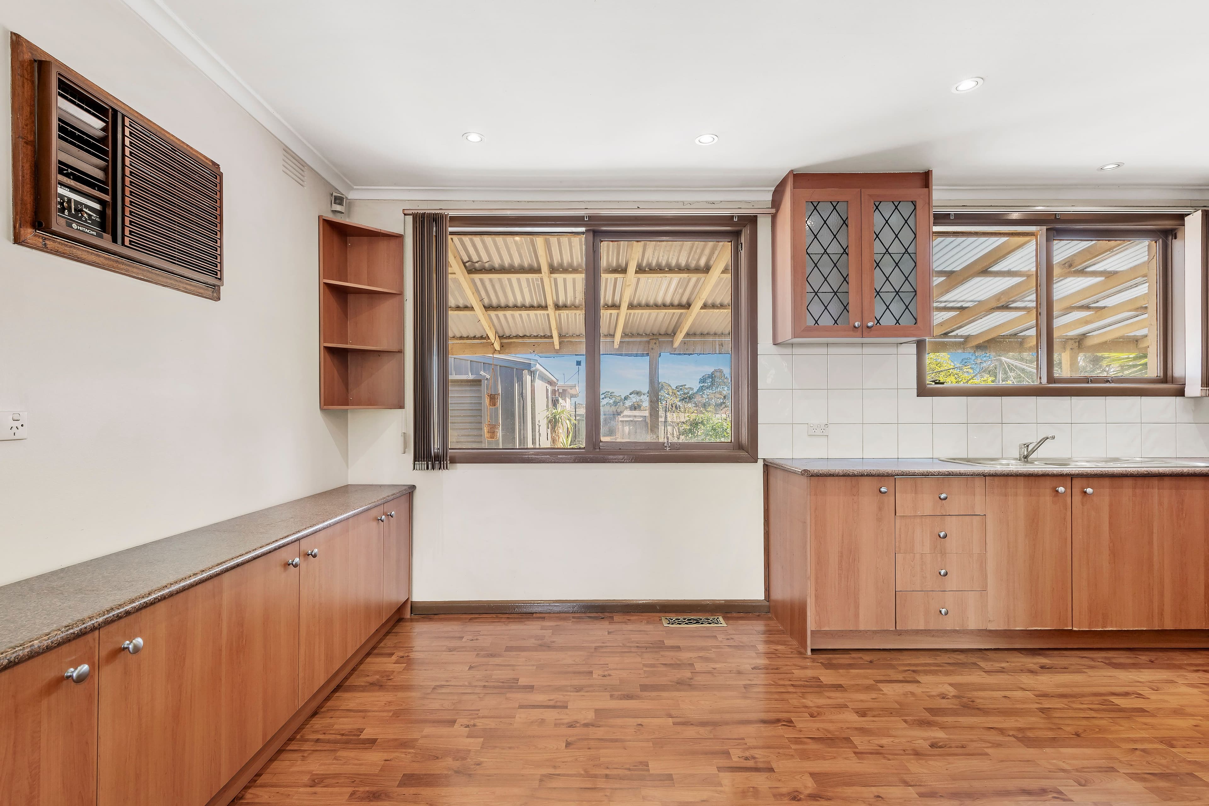 25 Huskisson Avenue, Lalor VIC 3075, Lalor - Thumbnail 3