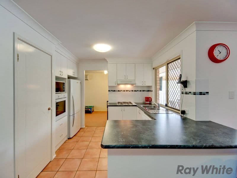 6 Inverary Place, UPPER KEDRON QLD 4055, Upper Kedron - Thumbnail 3