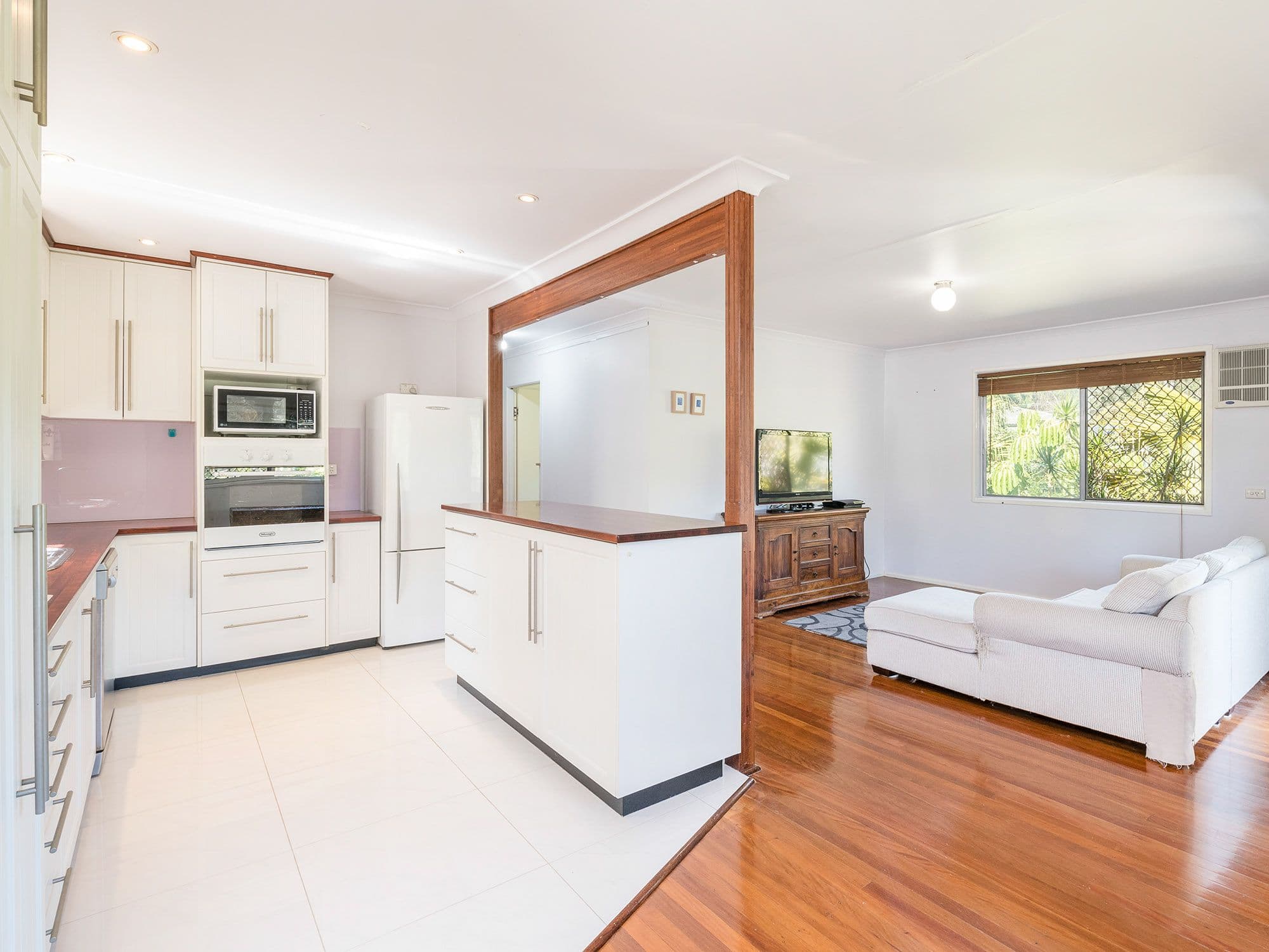 16 Carloch Street, Holland Park West QLD 4121, Holland Park West - Thumbnail 3