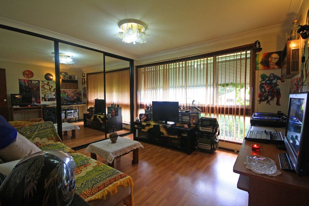 8 Chaperon Crescent, Minto - Thumbnail 5