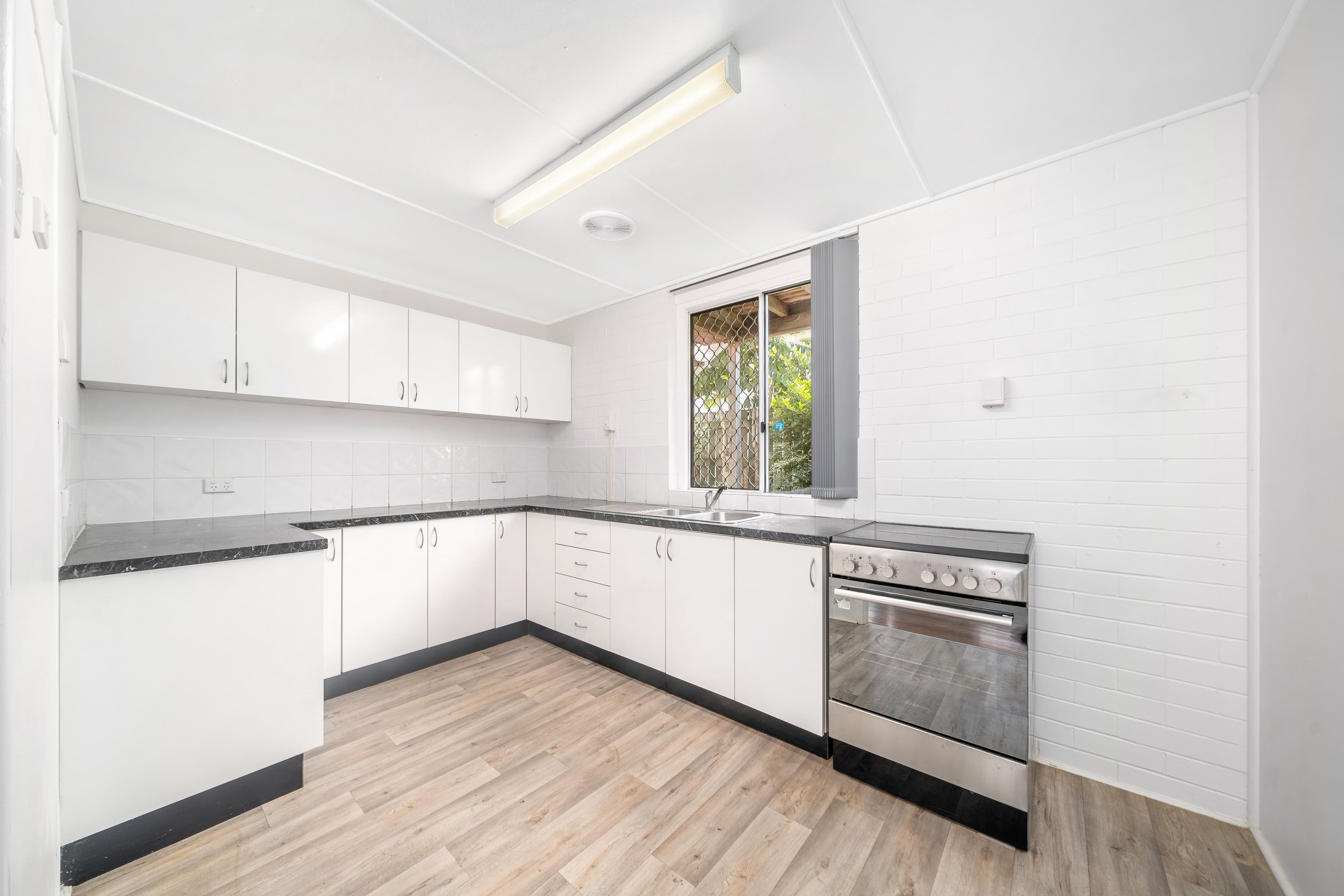 31 Annie Street, Woody Point QLD 4019, Woody Point - Thumbnail 7