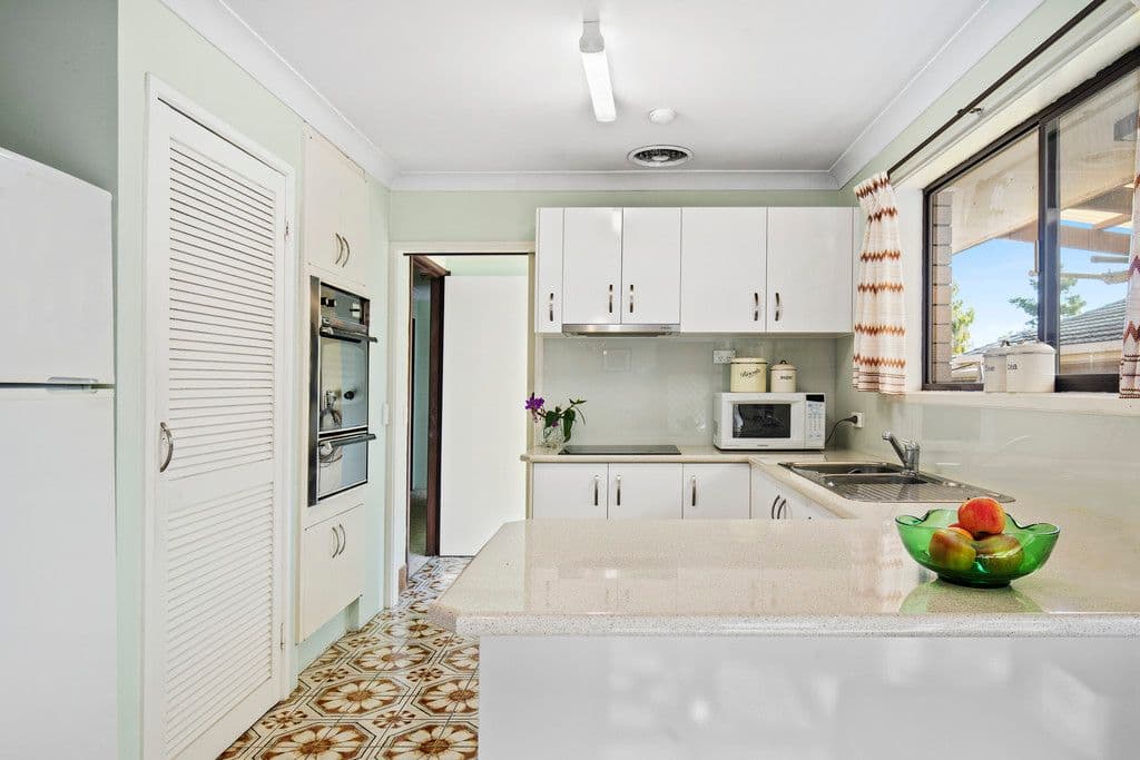 69 Surfers Avenue, Mermaid Waters QLD 4218, Mermaid Waters - Thumbnail 5