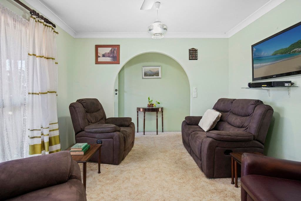 69 Surfers Avenue, Mermaid Waters QLD 4218, Mermaid Waters - Thumbnail 6