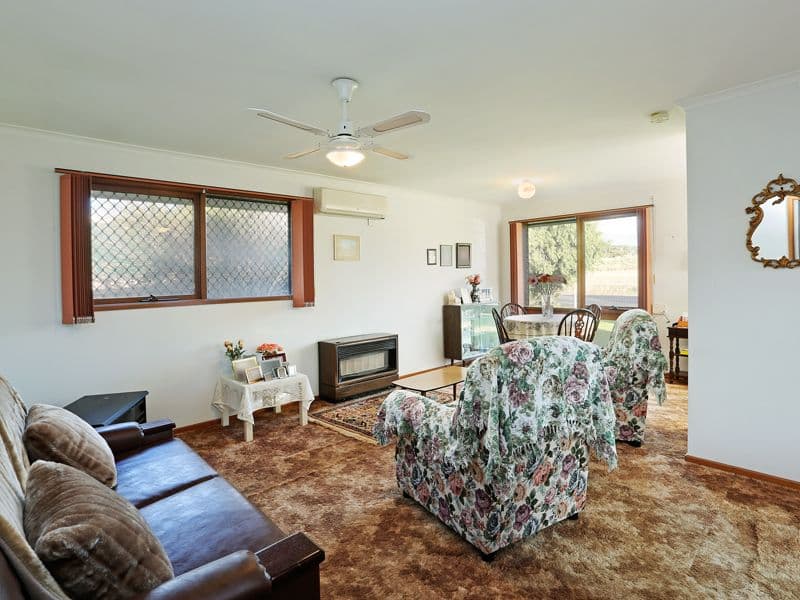 28 Matthews Road, Corio VIC 3214, Corio - Thumbnail 2