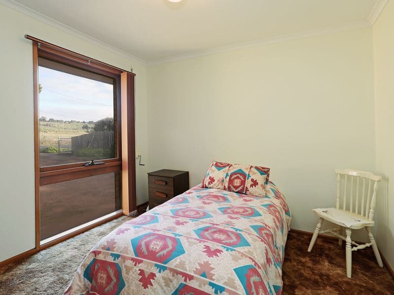 28 Matthews Road, Corio VIC 3214, Corio - Thumbnail 4
