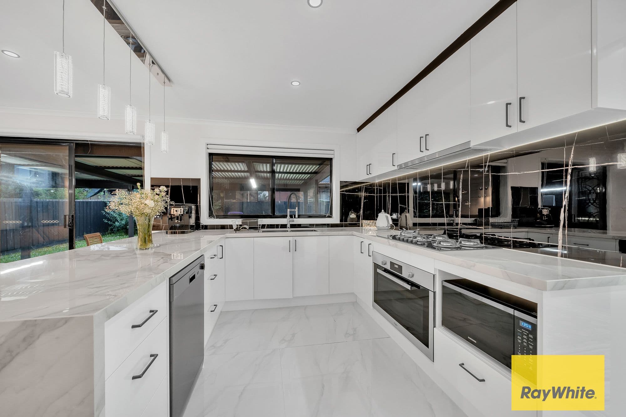 22 Springfield Drive, Narre Warren VIC 3805, Narre Warren - Thumbnail 3