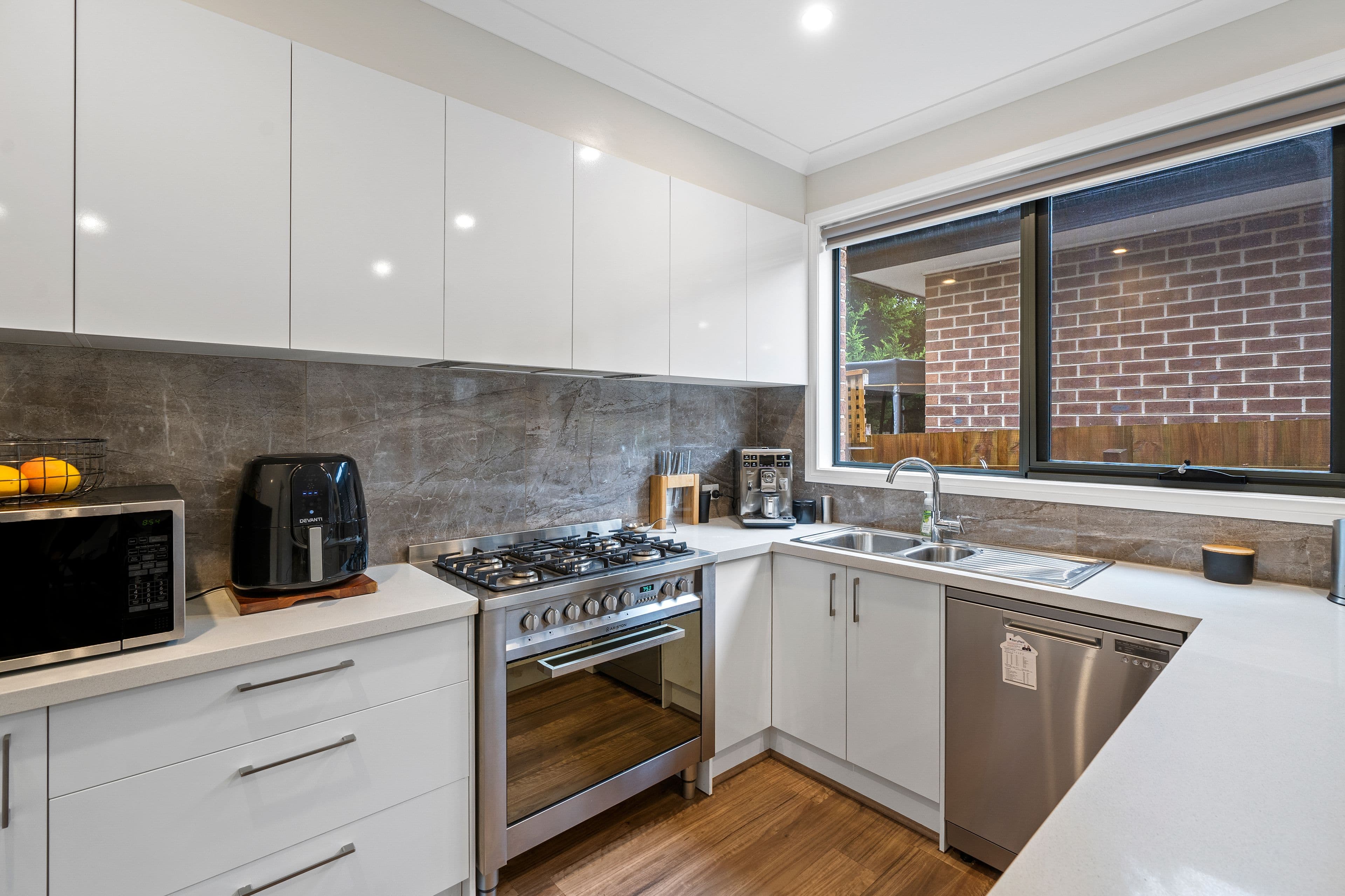 6 Valerie Street, Boronia VIC 3155, Boronia - Thumbnail 2