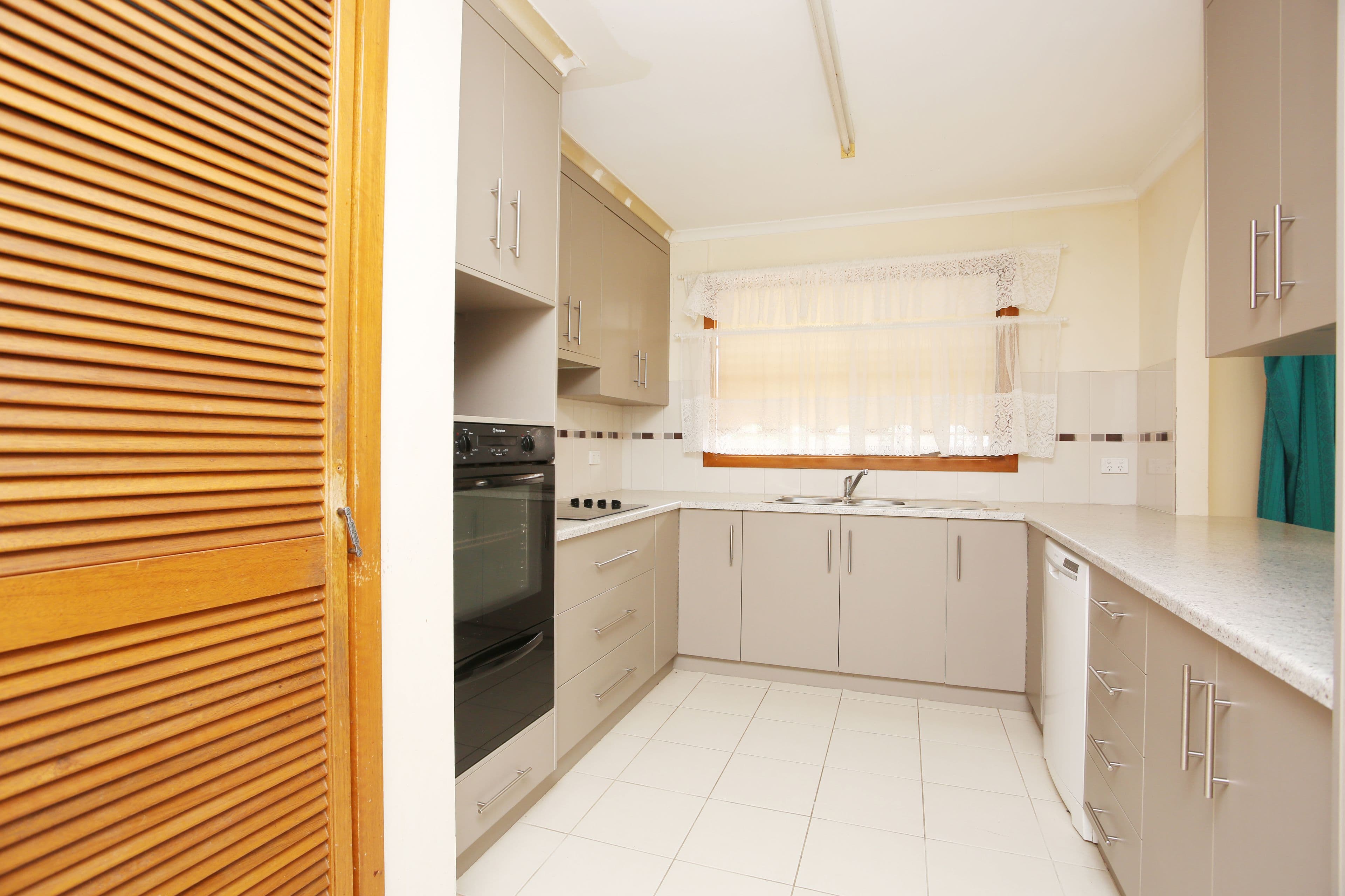 27 Walsh Street, Balaklava SA 5461, Balaklava - Thumbnail 2